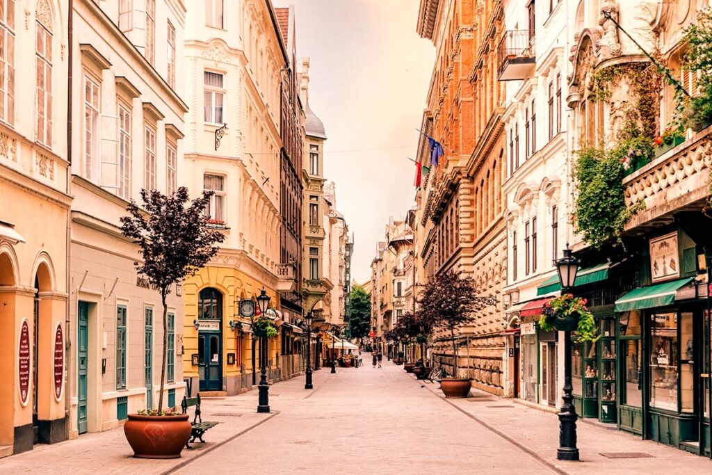 Jewish quarter stag do apartments in Budapest- Kazinczy street