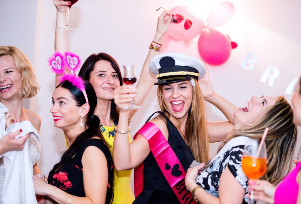 Make your Private Riverboat Party unforgettable! Perfect for hen parties, featuring Prosecco toasts, fun costumes, and nonstop laughter on the Danube.